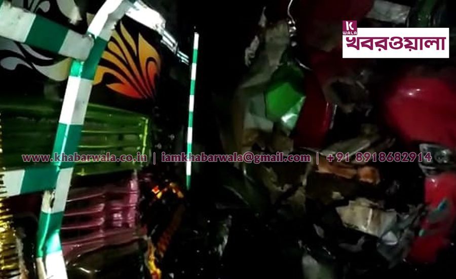 দুটো লরির মুখোমুখি সংঘর্ষে আহত এক