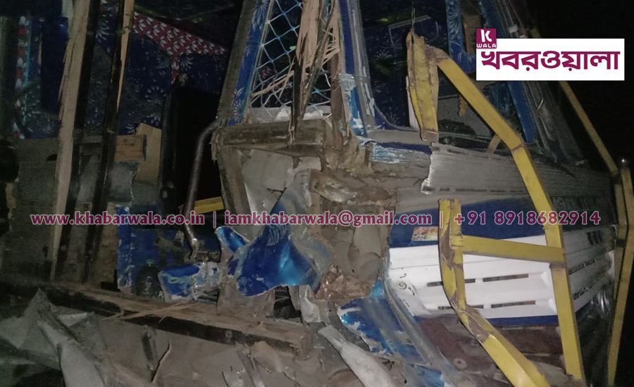 বাইপাসে লরি দুর্ঘটনা, আহত লরি চালক