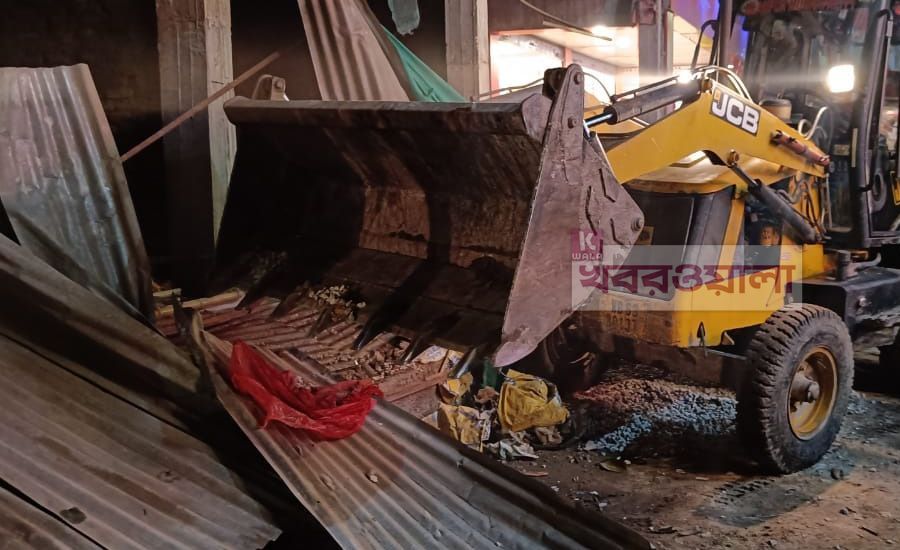 ইসলামপুর শহরজুড়ে চলছে টানা উচ্ছেদ অভিযান