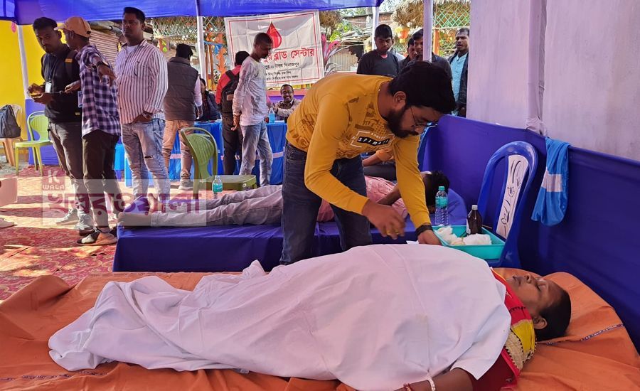 বাবার স্মৃতিতে রক্তদান শিবির ও শীতবস্ত্র প্রদান